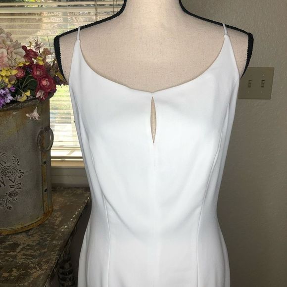 Vintage Watters and Watters Elegant White Crepe Gown - Picture 4 of 13